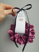 Box prezentowy na walentynki - gumka do włosów 