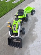 Traktor na pedaly z przyczepką I łychą Smoby
