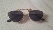 Okulary przeciwsłoneczne damskie Cropp – złota oprawka + łańcuszek