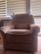 Wygodnie tapicerowane fotele retro