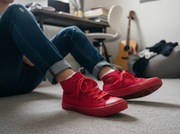 Czerwone trampki za kostkę. sznurowane lekkie i wygodne  Rozmiar 38