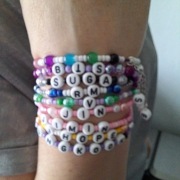 Zestaw bransoletek BTS – ręcznie robiona biżuteria dla ARMY 