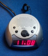 Radio z budzikiem + gratis zszywacz