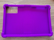 nowe fioletowe silikonowe etui na tablet szer. 26 cm, wysokość 17,5 cm