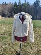 Bomberka kurtka z kapturem