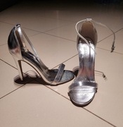 Srebrne buty sandałki na obcasie Boohoo rozmiar 38