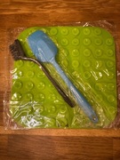 Zestaw mata silikonowa do lizania dla psaze szpatułką i szczotką