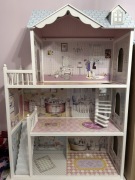 Duży drewniany domek dla lalek Barbie 