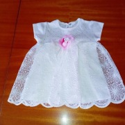 piękna białą sukienusia rozmiar 62/68cm