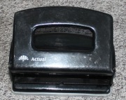 Actual dziurkacz biurowy