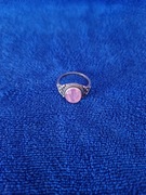 Srebrny pierścionek z różowym oczkiem