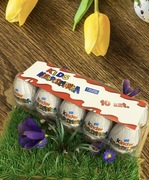 Jajko niespodzianka 10 szt wytłaczanka 