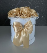 Flowerbox na komunie, chrzest, ślub lub inną okoliczność z wiecznych róż 