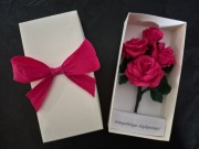 Mini bukiecik z krepiny w pudełeczku hand made