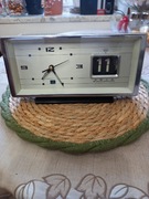 Zegar  z automatycznym kalendarzem 