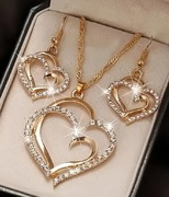 Komplet biżuterii serce serduszko naszyjnik wisiorek kolczyki + pudełko