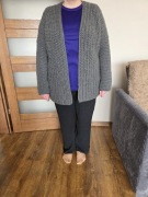 Sweter damski ażurowy zrobiony na szydełku