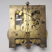 114. GUSTAW BECKER,  SYGNOWANY MECHANIZM  STAREGO ZEGARA ŚCIENNEGO