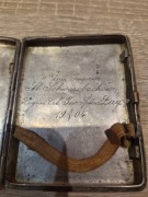 Papierośnica srebrna z 1904 r z dedykacją dla Stanisława Szwarcbacha