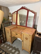 Sprzedam starą toaletkę z lustrami oraz szafkę nocną do renowacji