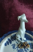 Figurka porcelanowa psa Hollohaza Węgry pies czasy PRL vintage