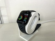 Stojak na Apple Watch z miejscem na ładowarkę