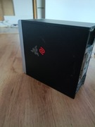 Obudowa komputera micro-ATX , napęd optyczny na płyty DVD/CD.