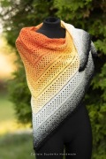 piękna chusta w jesiennych kolorach handmade szydełko 
