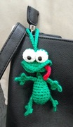 Śmieszna żabka wykonana na szydełku, brelok, zawieszka 