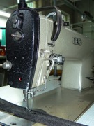 Płaska maszyna do szycia PFAFF 461 silnik 230V stebnówka