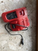 Ładowarka Milwaukee M18