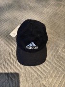 Damska czapka z daszkiem Adidas, One Size Fits Woman, granatowa, nowa