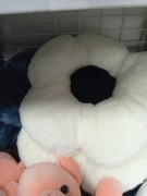 Duża biała miękka poduszka kwiat 