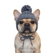 Ciepła ręcznie robiona czapeczka z pomponem dla psa lub kota