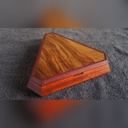 Drewniana szkatułka na biżuterię / kosmetyki BJ201