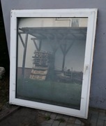 Okno PCV białe - 1,30 na 1,50 m.