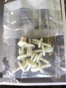 Spinki tapicerki, kołki boczka Volkswagen Golf 6