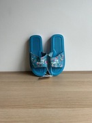 Piankowe klapki basenowe Kubota 38 niebieskie kwiatuszki 