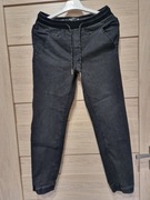 Spodnie joggery House