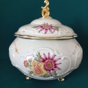 PIĘKNA DUŻA BOMBONIERA HUTSCHENREUTHER