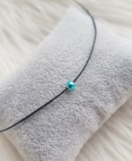 Naszyjnik Choker sznurkowy czarny koralik w kolorze błękitnym 
