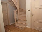 SCHODY drewniane , stalowe , wewnętrzne.