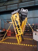 Młot hydrauliczny do koparki.