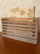 Drewniany serwetnik szaro miedziany 