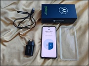 Telefon Motorola Moto G82 5G - Szary + Ładowarka