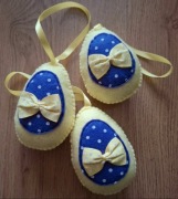 Żółta pisanka jajko w grochy pisanki filc zawieszka wielkanocna ozdoba 