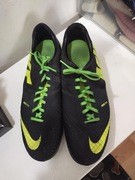 Buty sportowe marki Nike do piłki nożnej 