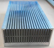 DUŻY RADIATOR ALUMINIOWY CIĘŻKI 5,6kg 31cm X 17cm X 8cm
