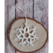 Gwiazda z makramy rękodzieło 