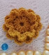 Kwiatek 3D żółty złoty